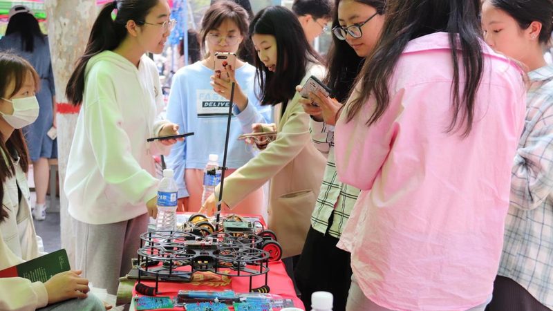 企业数字化工具版本差异解析：如何选择合适版本